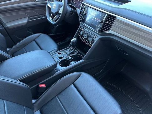 Used 2023 Volkswagen Atlas SEL AWD/4WD image 17