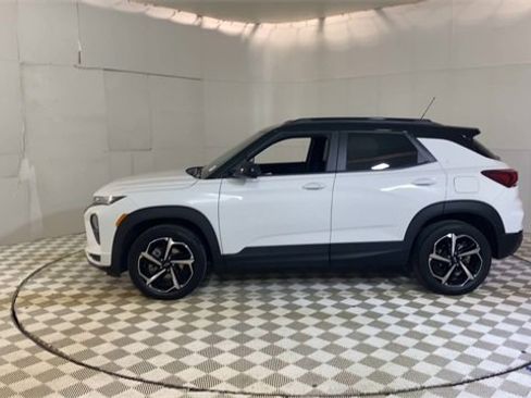 Used 2023 Chevrolet TrailBlazer RS w/ Sun and Liftgate Package image 5
