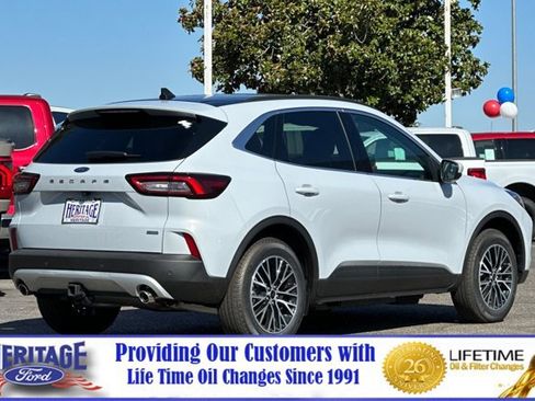 New 2025 Ford Escape SE w/ Class II Trailer Tow Package image 4