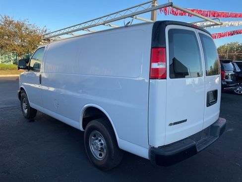 Used 2022 Chevrolet Express 2500 w/ Driver Convenience Package image 6