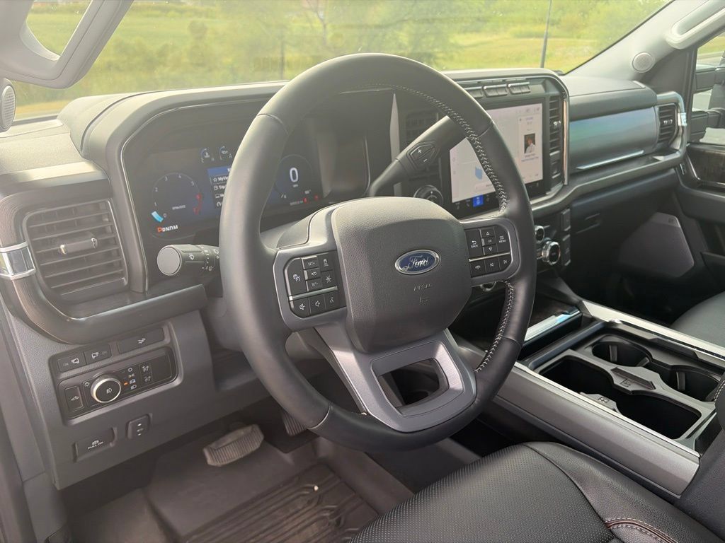 Used 2023 Ford F350 Lariat w/ Lariat Ultimate Package AWD/4WD image 9