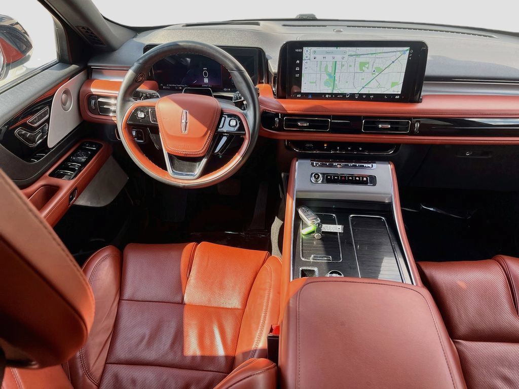 Used 2025 Lincoln Aviator Reserve w/ Equipment Group 201A AWD/4WD image 24