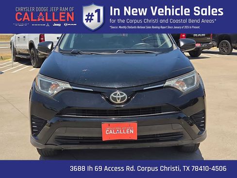 Used 2018 Toyota RAV4 LE FWD image 14