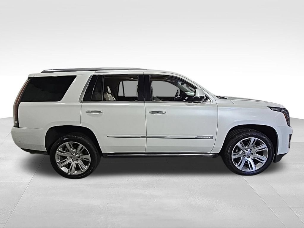 Used 2019 Cadillac Escalade Premium Luxury AWD/4WD image 7