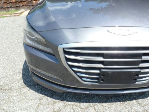 Used 2015 Hyundai Genesis 5.0 RWD image 4