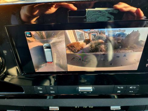 Used 2019 Mercedes-Benz Sprinter 2500 w/ Premium Plus Package image 33