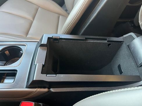 Certified 2025 Lincoln Corsair AWD image 35