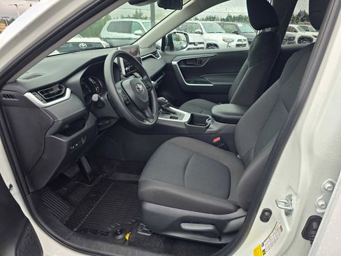 Certified 2025 Toyota RAV4 LE image 22