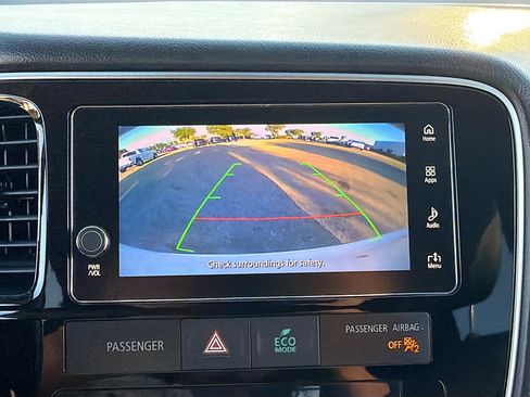 Used 2017 Mitsubishi Outlander SEL image 29