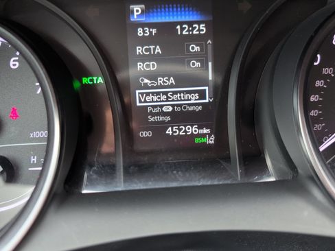Used 2023 Toyota Camry SE w/ Convenience Package FWD image 28