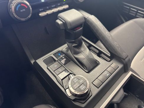 Certified 2025 Toyota Tacoma TRD Off-Road image 10