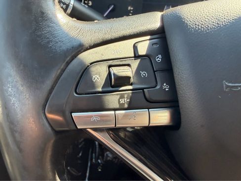 Used 2025 Cadillac XT6 Premium Luxury AWD/4WD image 14