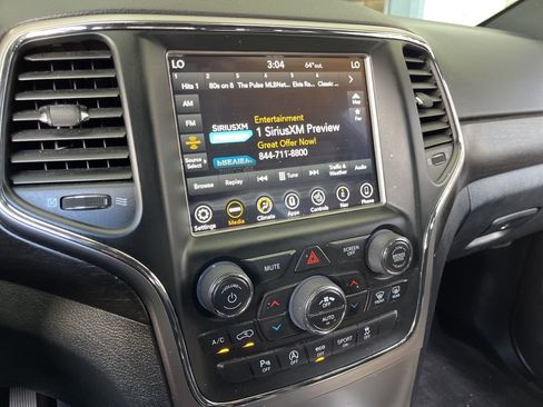 Used 2018 Jeep Grand Cherokee Altitude image 31