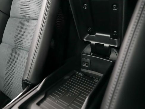 Certified 2025 Porsche 718 Cayman GT4 RS RWD image 33