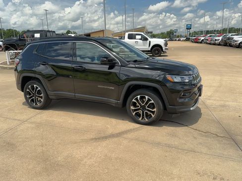 Used 2023 Jeep Compass Limited image 2