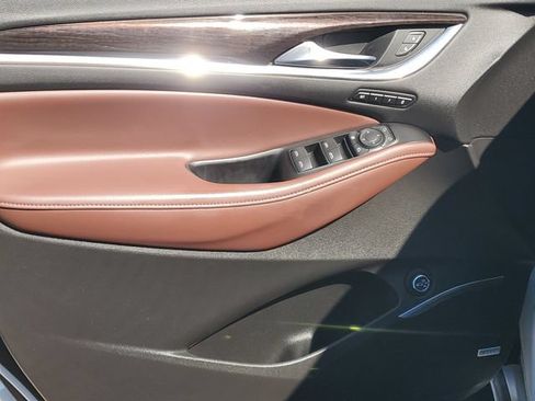 Used 2019 Buick Enclave Avenir w/ Avenir Technology Package AWD/4WD image 16