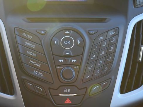 Used 2014 Ford Focus SE w/ Equipment Group 201A image 23