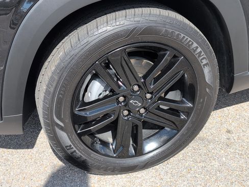 Used 2025 Chevrolet Trax ACTIV image 11