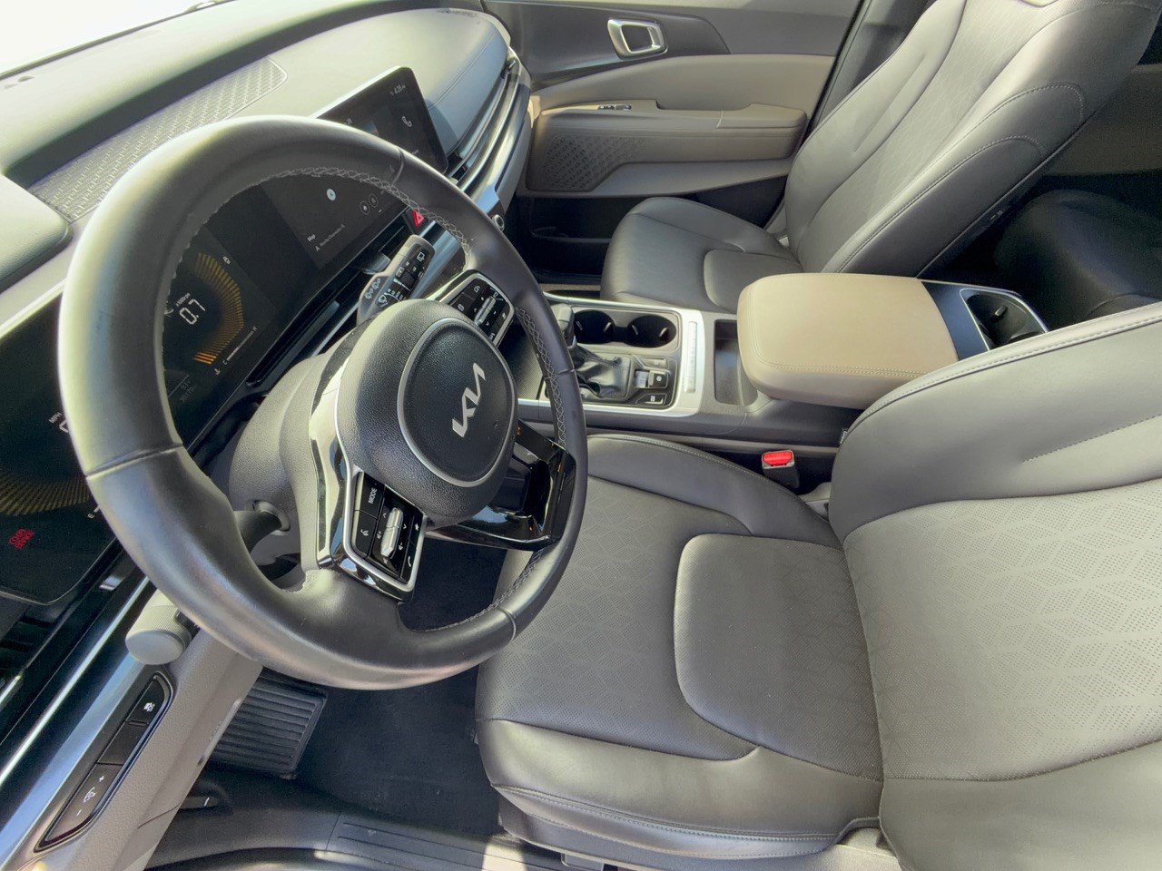 Used 2026 Kia Carnival FWD image 5