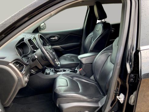 Used 2019 Jeep Cherokee Limited AWD/4WD image 8