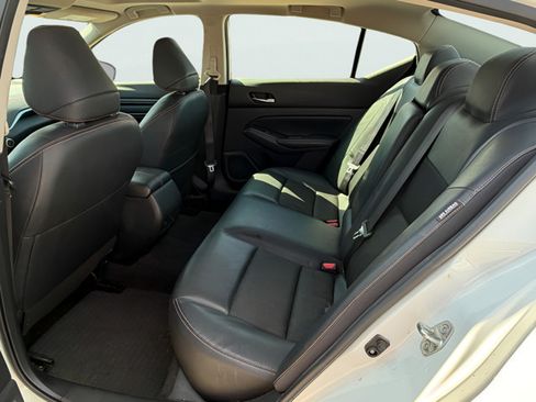 Certified 2022 Nissan Altima 2.5 SR w/ Midnight Edition Package FWD image 17