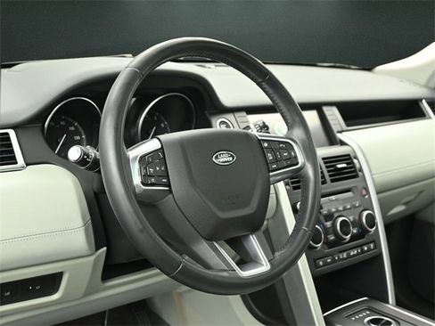 Used 2018 Land Rover Discovery Sport HSE Luxury image 24