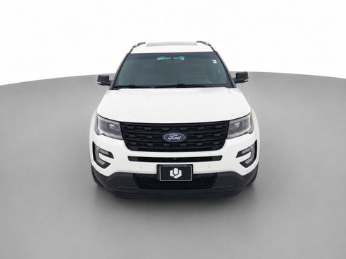 Used 2017 Ford Explorer Sport w/ Equipment Group 401A AWD/4WD image 2