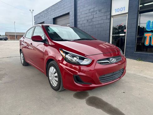 Used 2013 Hyundai Accent GLS FWD image 2