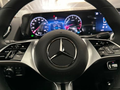 New 2025 Mercedes-Benz GLB 250 4MATIC image 22