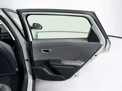 Used 2025 Kia K4 FWD image 28