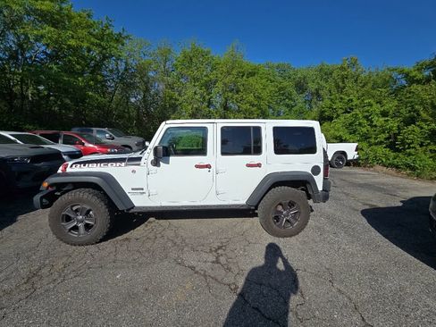 Used 2018 Jeep Wrangler Unlimited Rubicon AWD/4WD image 3