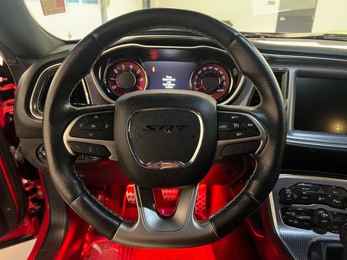 Used 2015 Dodge Challenger SRT Hellcat RWD image 11