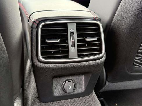 Used 2022 Genesis G70 3.3T image 13