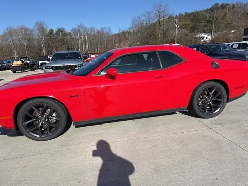 Used 2023 Dodge Challenger R/T w/ Plus Package image 11
