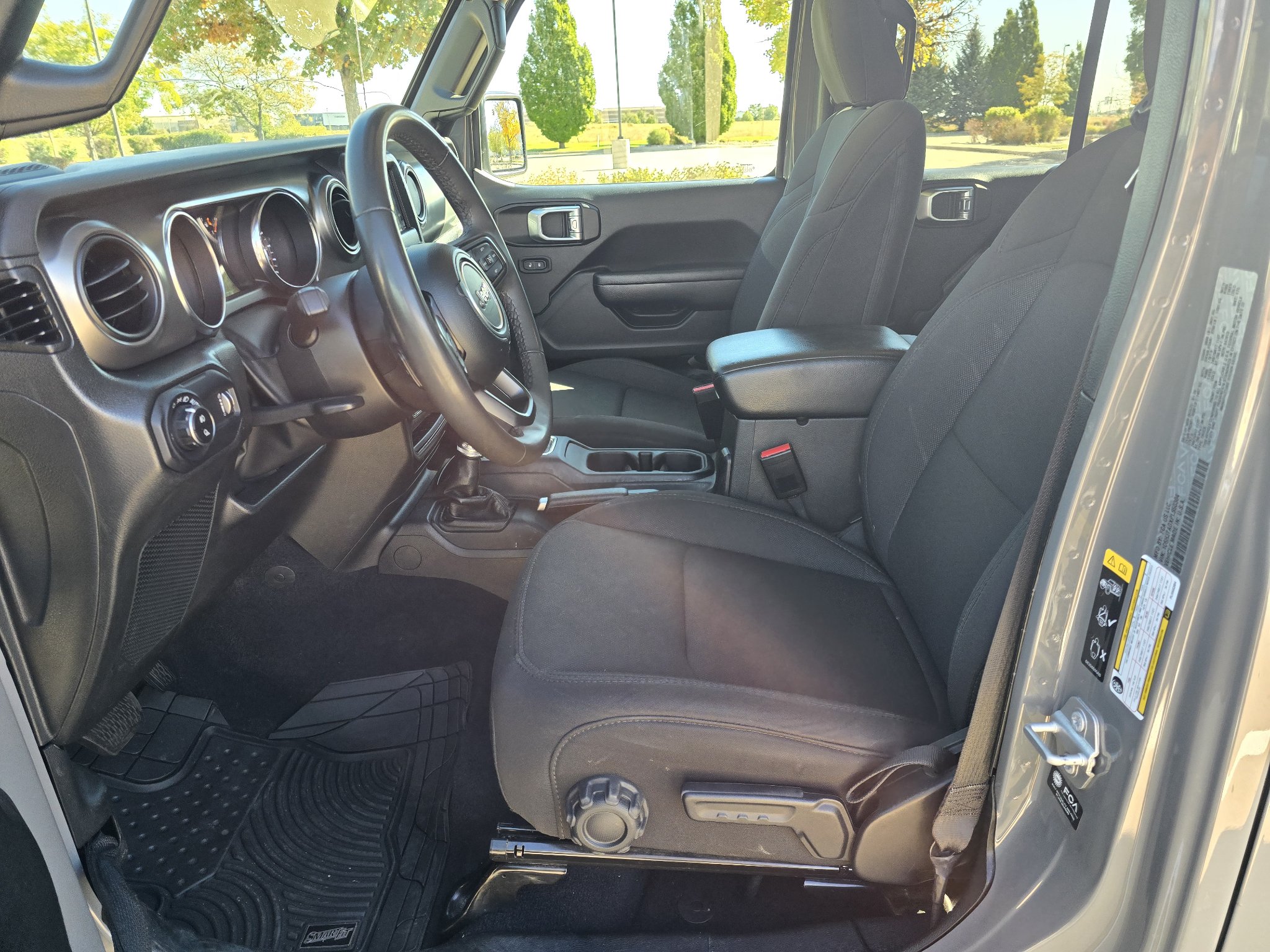 Used 2023 Jeep Gladiator Sport AWD/4WD image 14