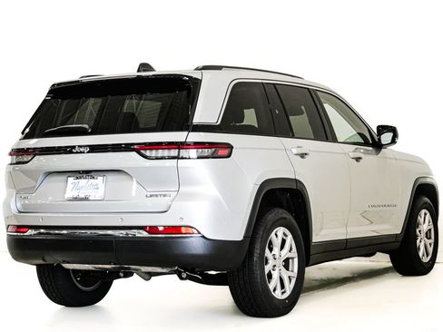 Used 2022 Jeep Grand Cherokee Limited AWD/4WD image 7
