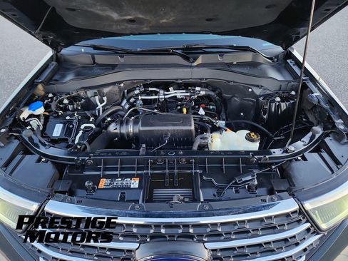 Used 2022 Ford Explorer XLT AWD/4WD image 16