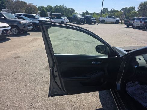 Used 2021 Nissan Altima 2.5 S image 6