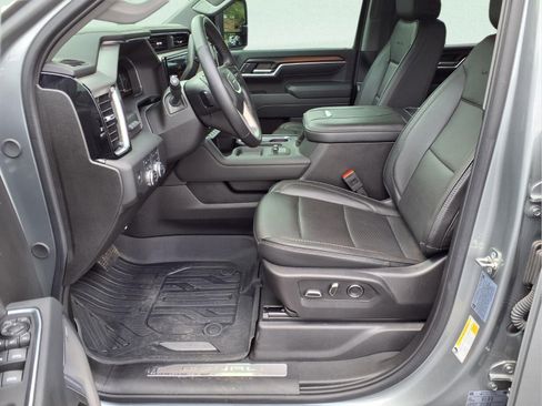 Used 2025 GMC Sierra 2500 Denali w/ Denali Reserve Package AWD/4WD image 16