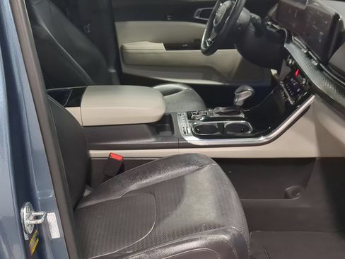 Used 2024 Kia Carnival SX Prestige FWD image 21