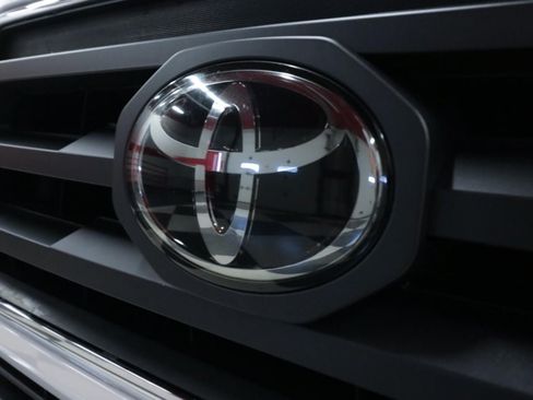 Used 2022 Toyota Tacoma SR5 RWD image 32