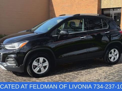 Certified 2020 Chevrolet Trax LT w/ LT Convenience Package AWD/4WD image 4