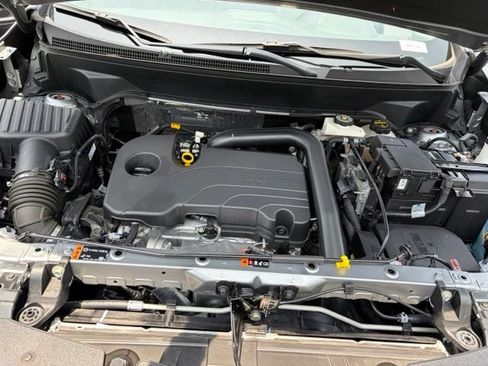 Used 2024 Chevrolet Equinox LS w/ LS Convenience Package FWD image 11