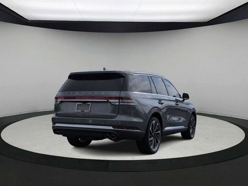 Used 2023 Lincoln Aviator Reserve w/ Equipment Group 201A AWD/4WD image 8