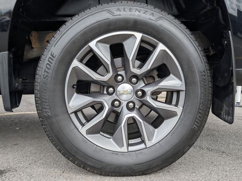 Used 2022 Chevrolet Silverado 1500 LT AWD/4WD image 9