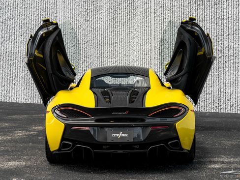 Used 2018 McLaren 570S Coupe image 14