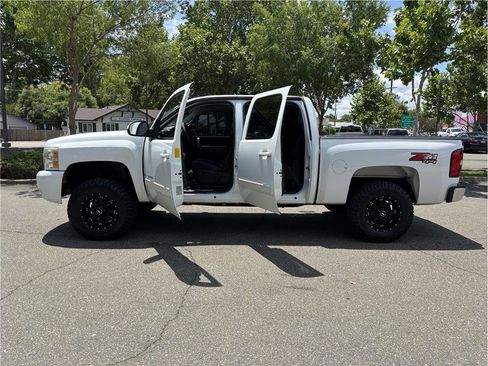 Used 2009 Chevrolet Silverado 1500 LT w/ Power Pack Plus AWD/4WD image 15
