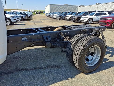 Used 2018 RAM 3500 Tradesman image 9