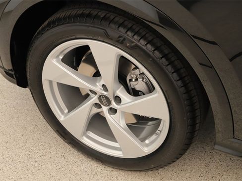 New 2025 Audi Q5 Prestige image 30