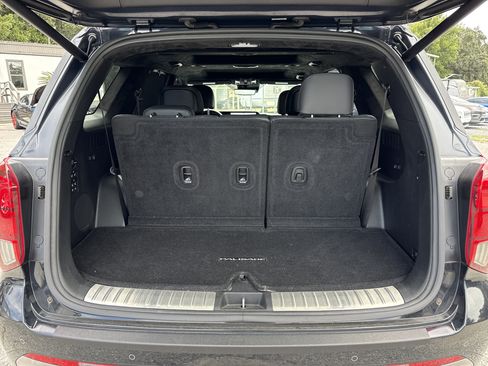 Used 2023 Hyundai Palisade Calligraphy image 39